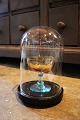 K&Co. 
præsenterer: 
Dekorativ 
, gammel 
cylinderformet 
fransk glas 
Dome / Globe 
på sort træ 
bund til ...