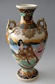 Pegasus – Kunst 
- Antik - 
Design 
präsentiert: 
Satsuma 
Vase, Japan, 
ca.1900.