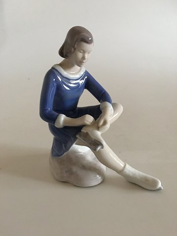 Bing & Grøndahl Figur Pige på skøjter No 2351