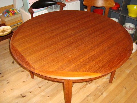 Www.antikvitet.net rundt bord i teak Ovalt spisebord teak