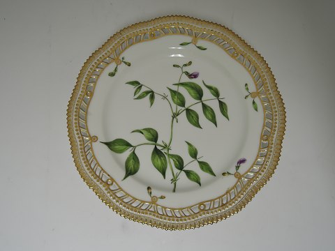 Royal Copenhagen
 Flora Danica Plate
 # 3553