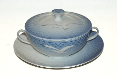 Bing & Grondahl Seagull without Gold Edge, Soup cup with lid and saucer
Dec. No. 247 or 481
cup measures 12 cm. in diameter.