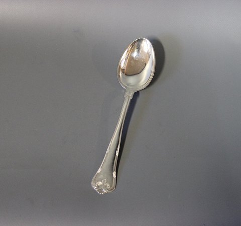 Dessert spoon in Herregaard, Hallmarked silver.
5000m2 showroom.