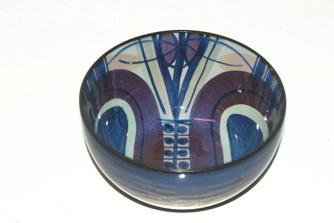 Tenera bowl Royal Copenhagen Faience Bowl
Dec. No. 137/2196