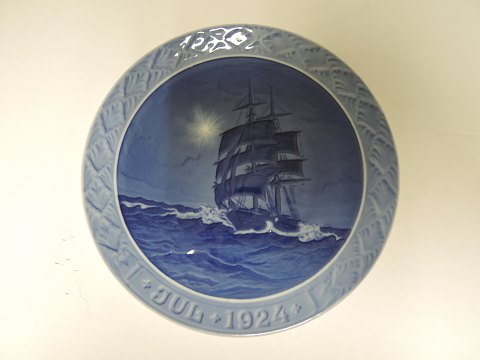 Royal Copenhagen
Christmas Plate 1924