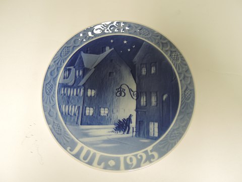 Royal Copenhagen
Christmas Plate 1925