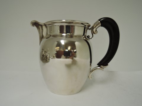 Silver jug
Stamped NA
Silver (830)