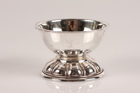 Carl M Cohr
Danish silver
Little silver cup with gold