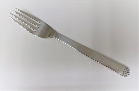 Evald Nielsen. Sølvbestik. Sterling (925). Bestik no. 28. Frokostgaffel. Længde 
17,2 cm. Der er 6 styk på lager. Prisen er per styk.