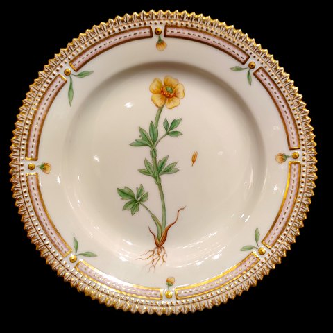 Royal Copenhagen, Flora Danica; Cake plate #3551