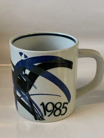 Year mug #1985 Royal Copenhagen
Height 11.5 cm