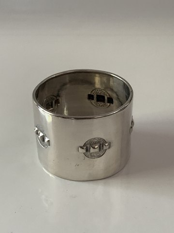 Napkin ring Silver
stamped 830 S
Diameter. 4.5 cm
Wide. 3.5 cm