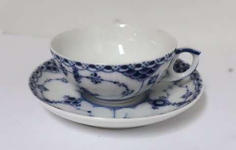 Royal Copenhagen. Blue fluted, half lace. Small cup. Model 526. (1 quality)