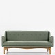 Roxy Klassik 
presents: 
Finn Juhl 
/ Søren 
Willadsen
3-seater sofa 
in green 
textile with 
oak frame and 
curved ...