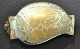 Pegasus – Kunst 
- Antik - 
Design 
präsentiert: 
Indischer 
Bronzebehälter 
für gebrannten 
Kalk, 19. 
Jahrhundert. 
...