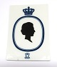 Royal Copenhagen. Plaquette med Dronning Ingrid. Mål 13*9 cm