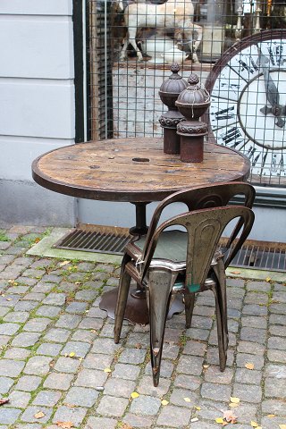 Www.antikvitet.net gammelt fransk industrielt rundt spisebord i ... Gammelt ovalt spisebord