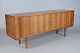 Roxy Klassik præsenterer: Hans J. Wegner/Ry Møbler.Skænk.Palisander.Nyrenoveret, fin stand.På ...