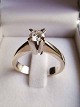 Stentoft Antik præsenterer: ole lynggaard solitaire Ring.Brillant: 0,30 Carat Top Wesselton VVS