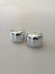 Georg Jensen Henning Koppel Salt og Peberbøsse i Sterling Sølv #1135. Måler 2,5cm x 3,2cm og er ...