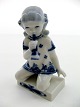 Kongelig Porcelæn musselmalet figur 4796 Pris :  kr. 1.150,- 