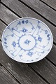 Antikkram præsenterer: Musselmalet riflet Kongelig porcelæn. Skål på fod