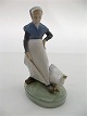 Kongelig Porcelæn gåsepige  528 Pris :  kr. 675,- 