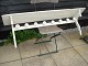 Fransk Knagerække/hattehylde, hvidmalet.L.:137cm.D.:26cm.