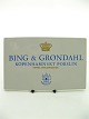 Bing & Grøndahl Porcelæns plakette  med logo  20,5 x 13 cm.