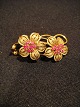 Broche Blomst Med 20 stk Rubiner 2,0 ct. som støvdrager. Længde: 4,6 cm , Bredde: 2,8 cmGuld ...