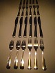 Georg Jensen
Dobbeltriflet
bestik. 12
middagsknive og
12 ...