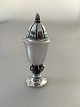 Georg Jensen Sterling Sølv Konge Peberbøsse #741 Vi har 6 på lager. Måler 9cm og er i god stand.