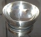 Georg Jensen Pyramide Sterling Silver Salt Kar #632. Måler 4,2cm x 2,5cm og er i perfekt stand ...