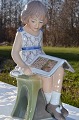 Læsende pige, Dahl Jensen, porcelæns figur. DJ figur, pige læser bog nr. 1107. Højde 21cm. 1. ...