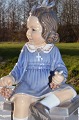 Else, Dahl Jensen, porcelæns figur. DJ figur Pige med bær nr. 1207. Højde 19,5cm. 1. Sortering, ...