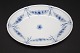 Bing & Grøndahl, Empire, hvidt porcelæn med blå ranker.Mellemstort fad. dek.nr. 18. II. ...