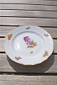 Kongelig fuld Saksisk Blomst med guld Saxisk Blomst Royal Copenhagen porcelæn. Kongelig porcelæn ...