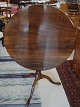 Smukt Tilt-Top bord i mahogny med birdcage.Ø 78cm. H.:71,5cmEngland ca. år 1800