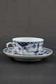 Her tilbydes 4 sæt Royal Copenhagen musselmalet halvblonde thekop med underkop.  Nummer: ...