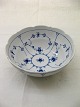 Royal Copenhagen musselmalet riflet 1/311 salatskål   2.sort.           H. 8,5 D. 21 cm.   # 180845