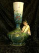 Stentoft Antik præsenterer: Vase. Hidhørt Ålholm slot. nr. 63-6 med figurDreng samler agern