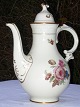 KPM porcelæn. "Rosenborg kaffekande. Fin stand.