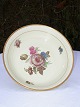KPM porcelæn. "Rosenborg" Rund skål. Diameter 22 cm. Højde 5 cm. Fin stand.