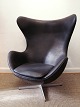 Stari Classic præsenterer: Arne JacobsenÆggestol 3316m/nyt sort læder