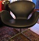 Annie's Antique & Deco præsenterer: Svanen af Arne Jacobsen, model 3320 med automatisk retur drej