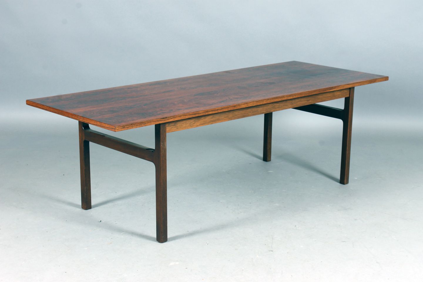 Www.antikvitet.net sofabord. dansk design. rosentræ. pæn brugt stand. Brugt sofabord