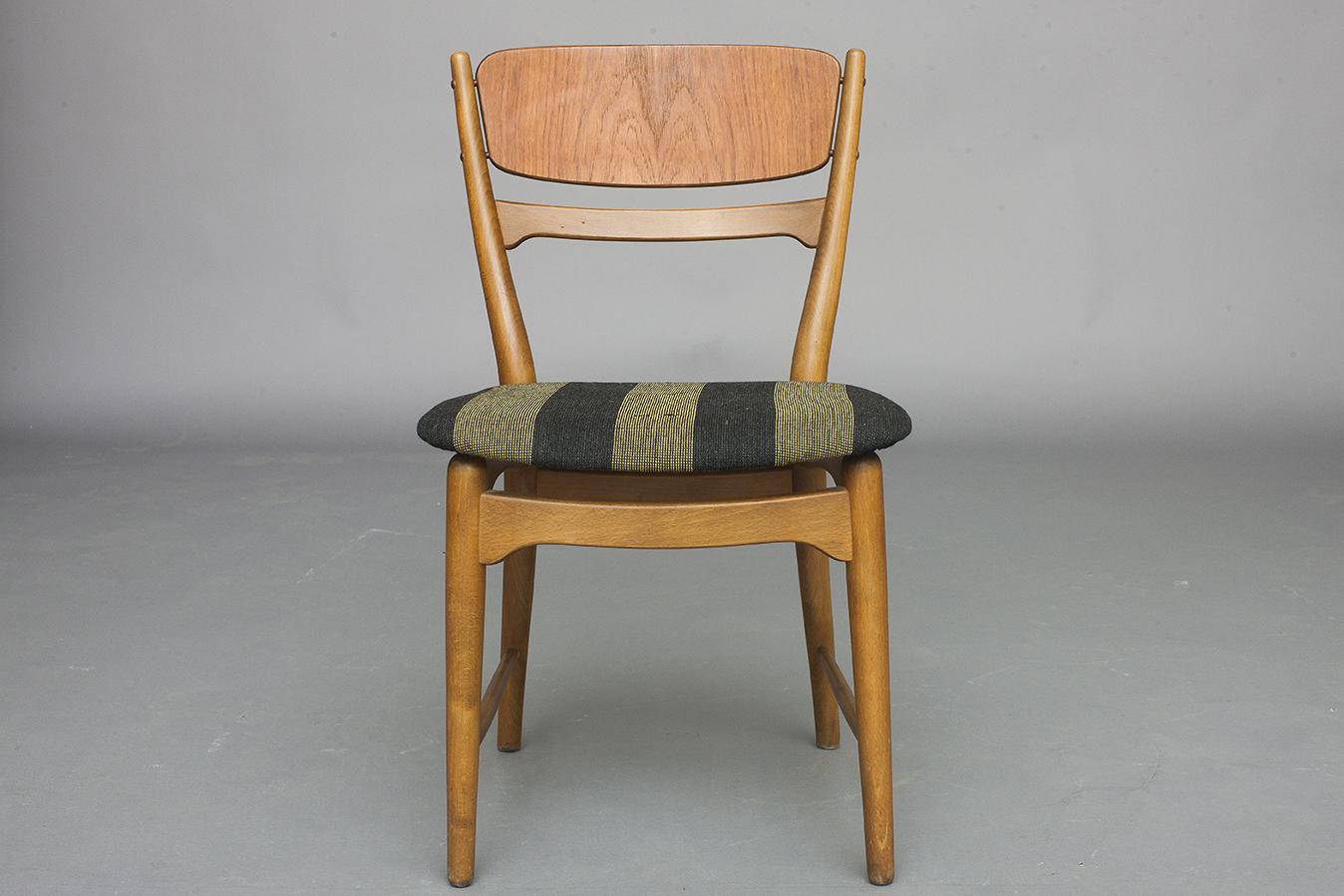 Www.antikvitet.net stol. dansk design. bejdset bøg & teak. pæn ... Design dit eget skrivebord
