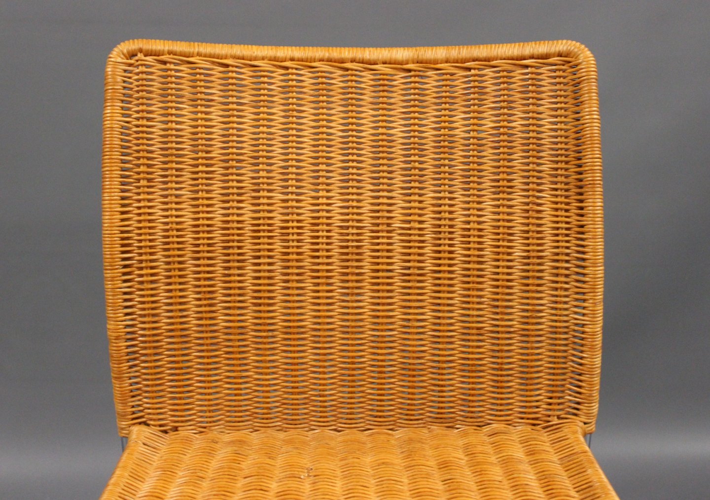 Www.antikvitet.net s.21 spisestuestole i flet designet af tito ... Spisestuestole i flet