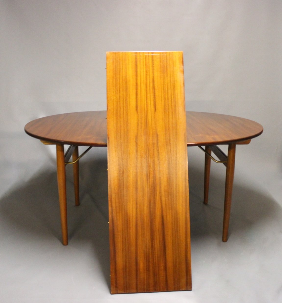 Www.antikvitet.net rundt spisebord med udtræk i teak og eg af hans ... Wegner spisebord