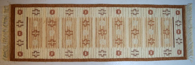 Rölakan, Swedish design 1970s. wool carpet. Dessin: Svaneholm.
